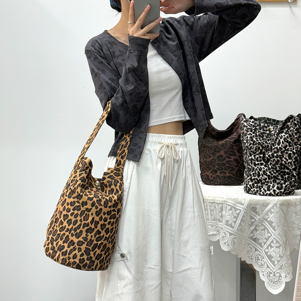 BR_505 호피 원통 숄더백