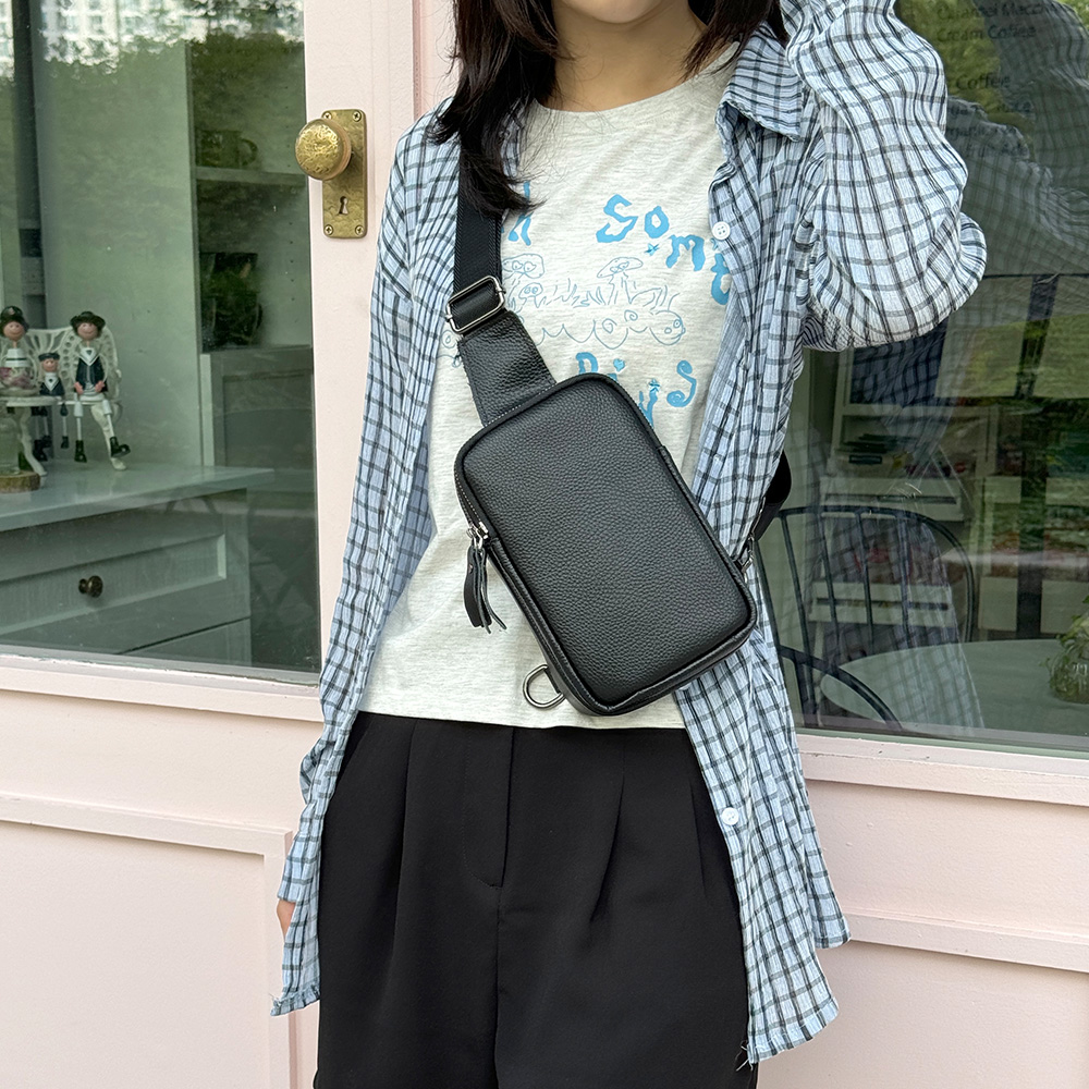 BR_830-12 가죽 슬링백