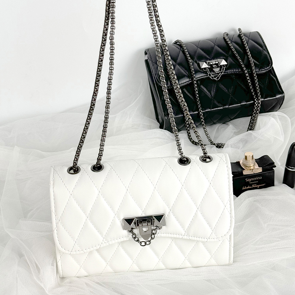 BR_9017 체인끈 핸드백