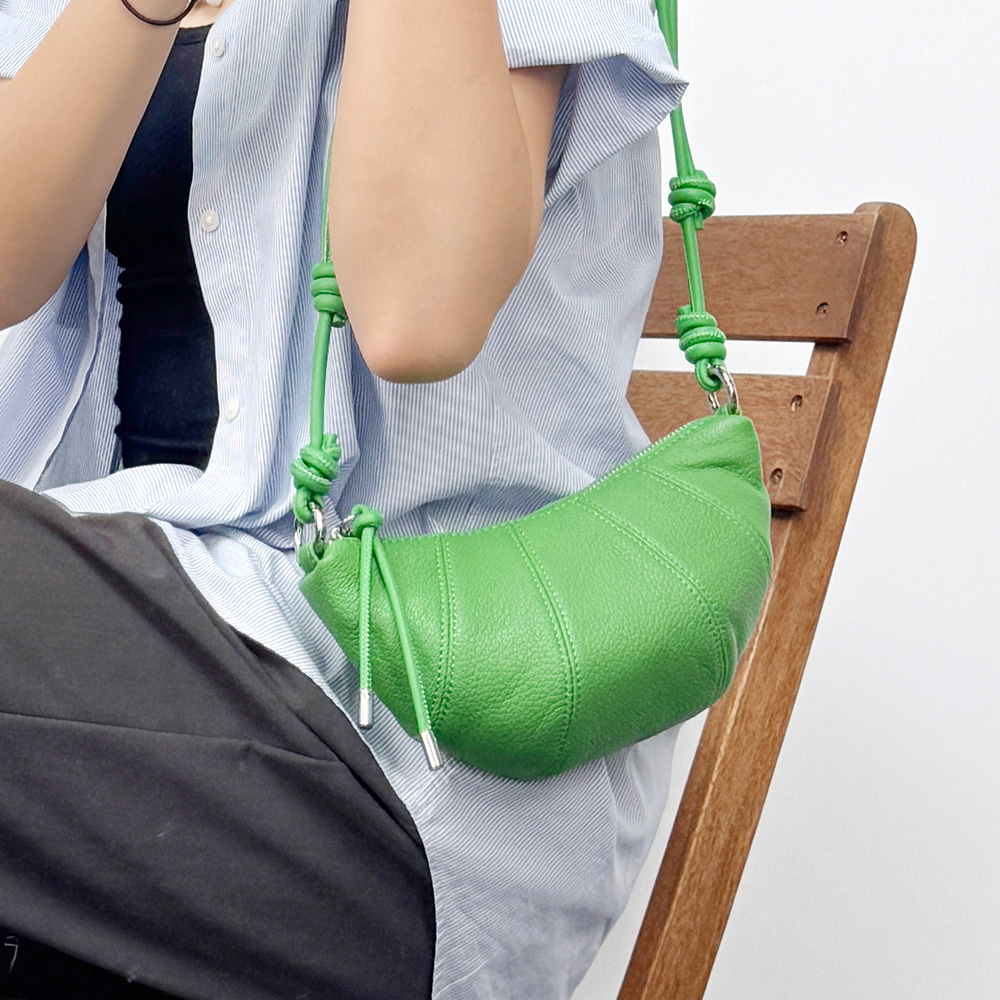 FC_3331 양가죽 크로와상백 크로스백(소)