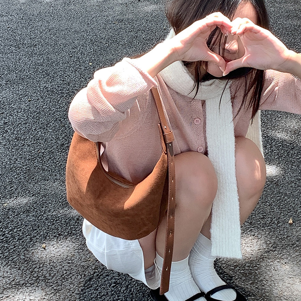 MT_22962 스웨이드 호보백 숄더백