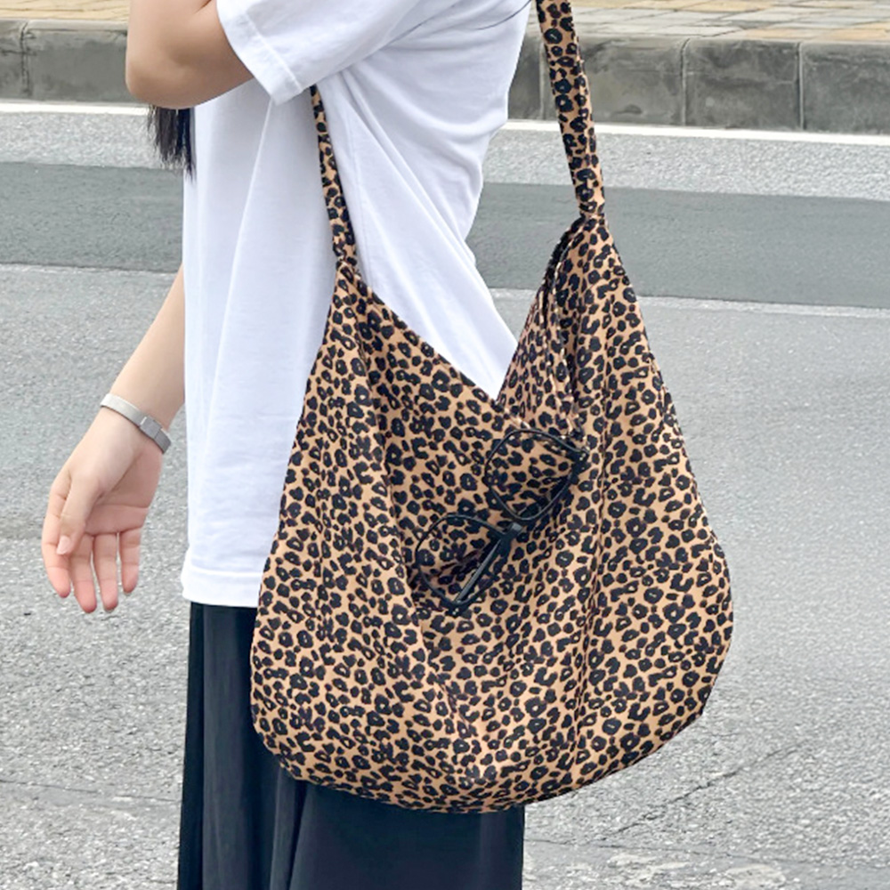 MT_22333 여성 호피 숄더백