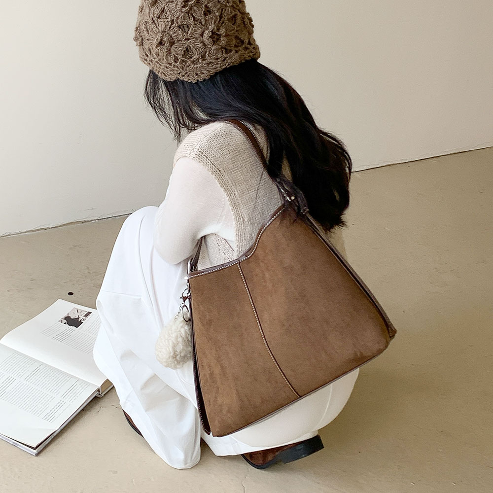 MT_22978 여성 스웨이드 캐주얼 숄더백