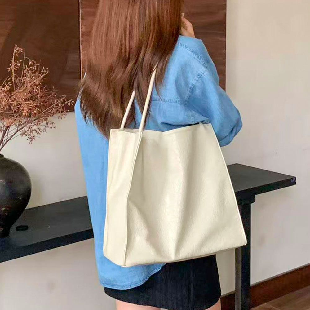 MT_24272 모노 스퀘어 클래식 레더 숄더백