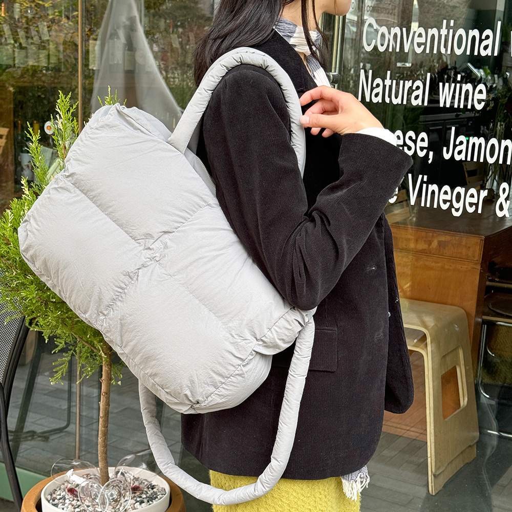 OP_M2352 패딩 토트 크로스백