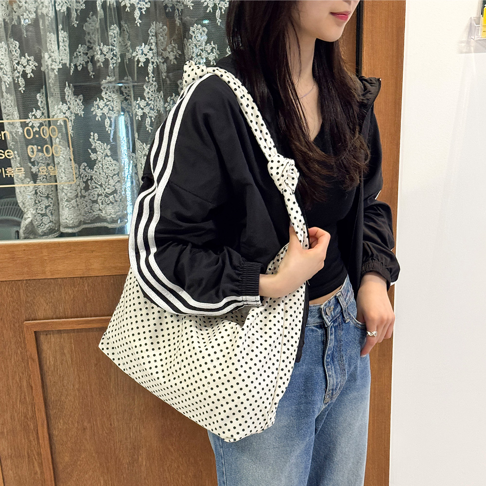 OP_M2362 캐주얼 데일리 땡땡이 숄더백