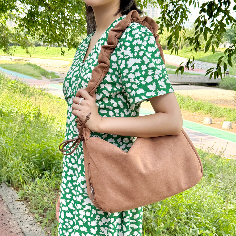 OP_M2389 스웨이드 곱창끈 크로스백