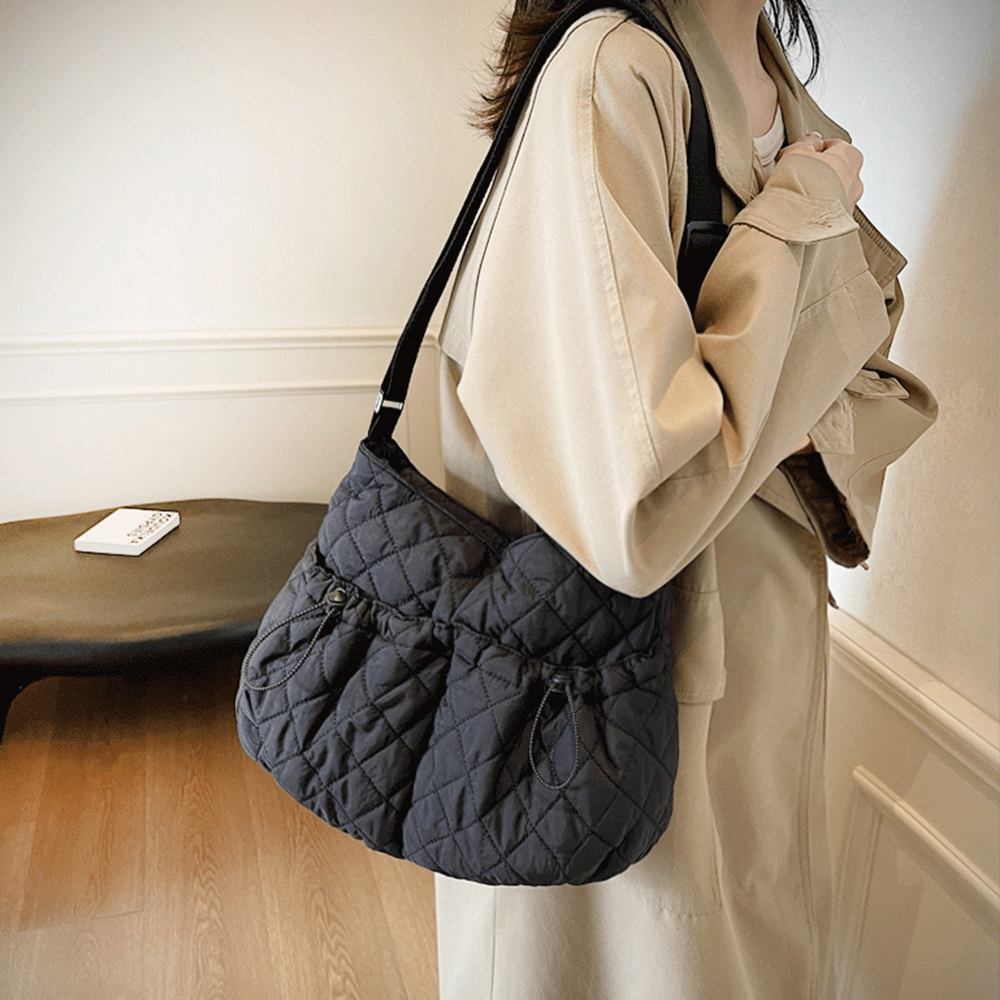 URB_2612 패딩 스트랩 포켓 크로스백