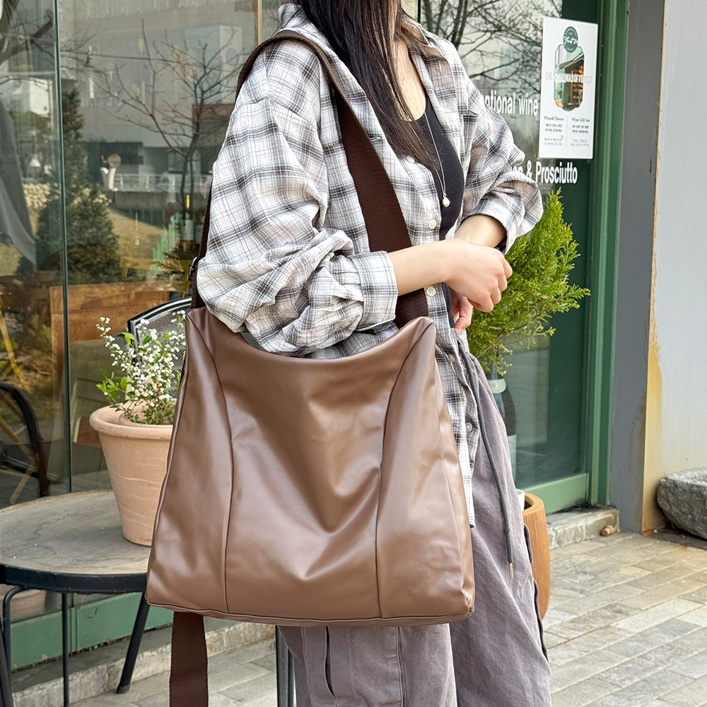 YIC_3037 캐주얼 레더 빅 크로스백